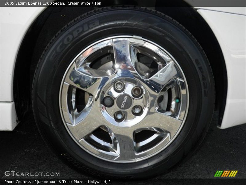 Cream White / Tan 2005 Saturn L Series L300 Sedan