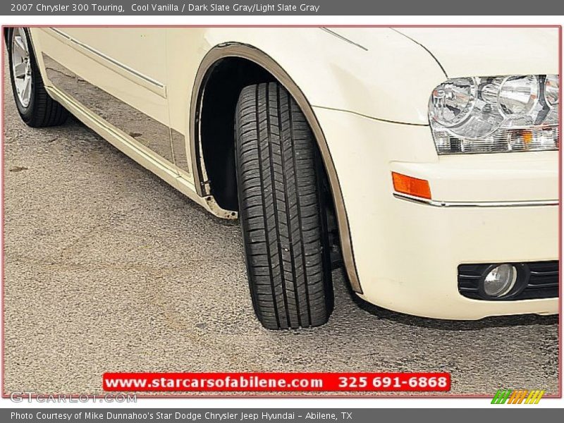 Cool Vanilla / Dark Slate Gray/Light Slate Gray 2007 Chrysler 300 Touring