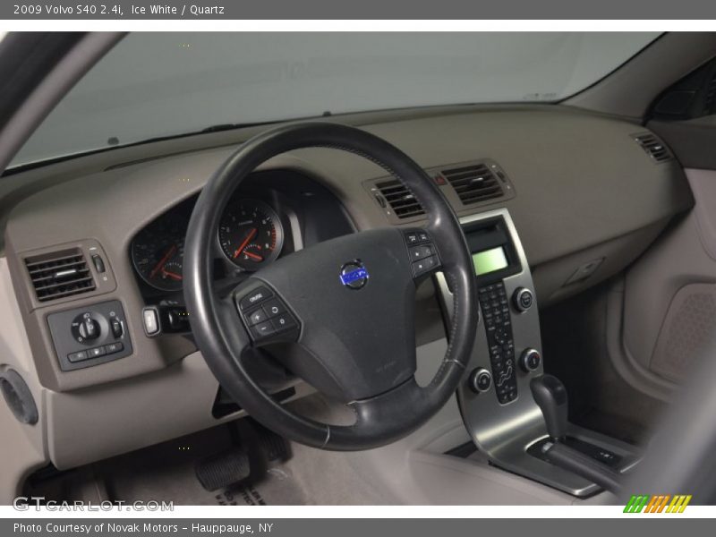 Ice White / Quartz 2009 Volvo S40 2.4i