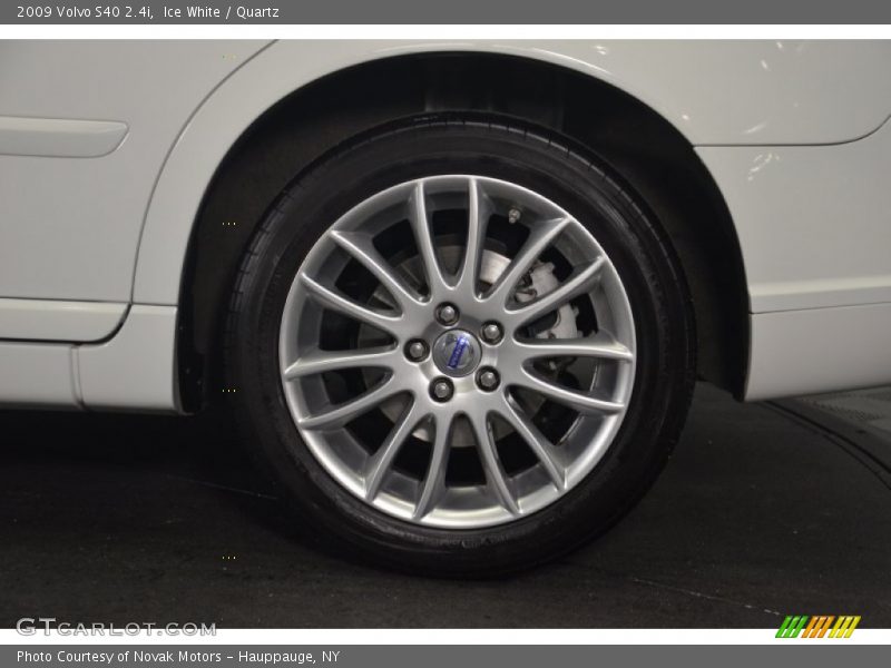 Ice White / Quartz 2009 Volvo S40 2.4i