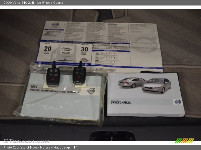 Ice White / Quartz 2009 Volvo S40 2.4i