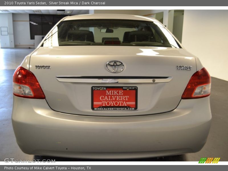 Silver Streak Mica / Dark Charcoal 2010 Toyota Yaris Sedan