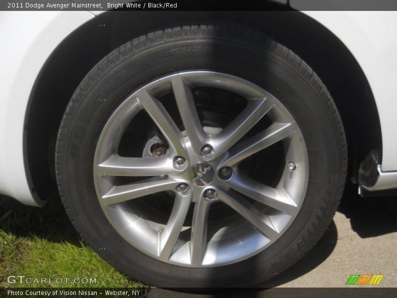 Bright White / Black/Red 2011 Dodge Avenger Mainstreet