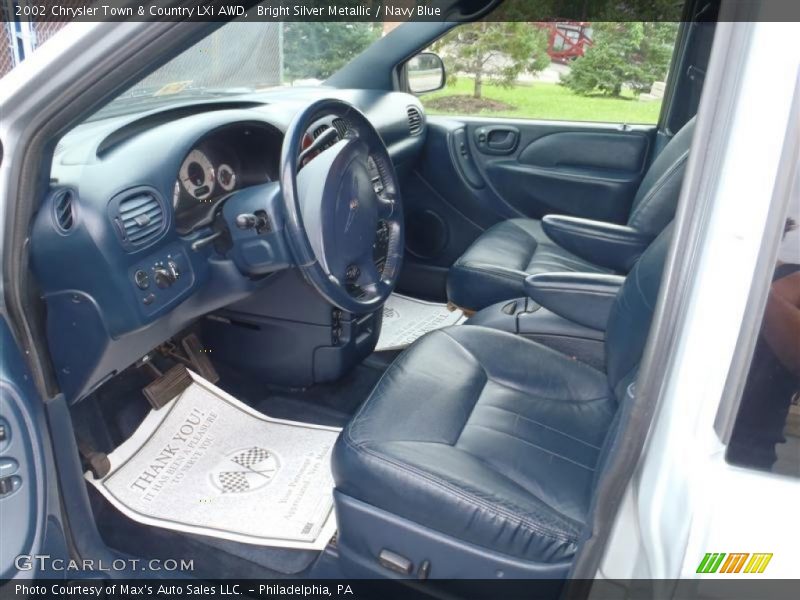  2002 Town & Country LXi AWD Navy Blue Interior