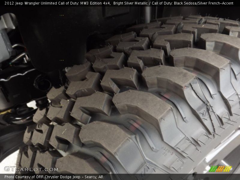 Bright Silver Metallic / Call of Duty: Black Sedosa/Silver French-Accent 2012 Jeep Wrangler Unlimited Call of Duty: MW3 Edition 4x4
