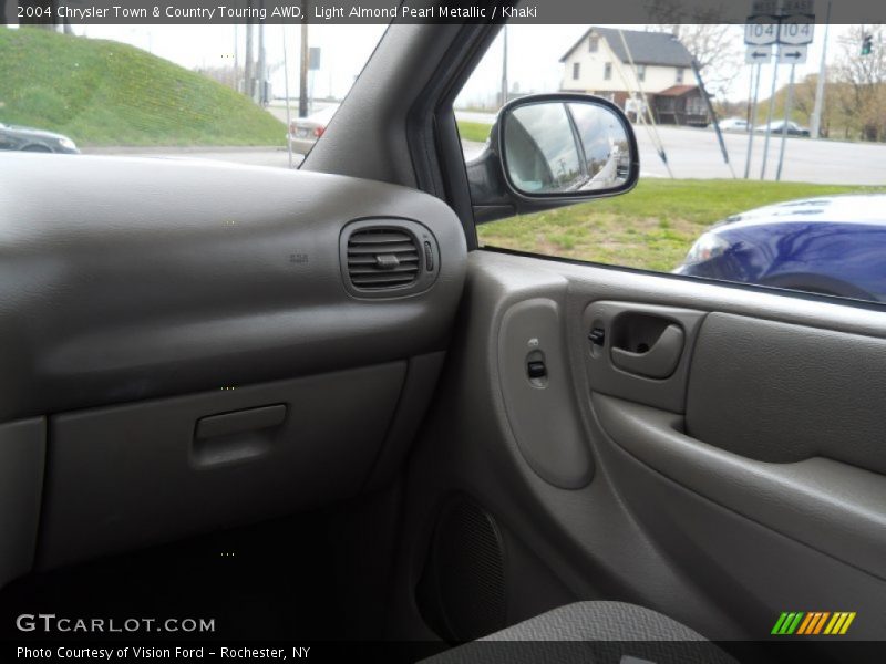 Light Almond Pearl Metallic / Khaki 2004 Chrysler Town & Country Touring AWD