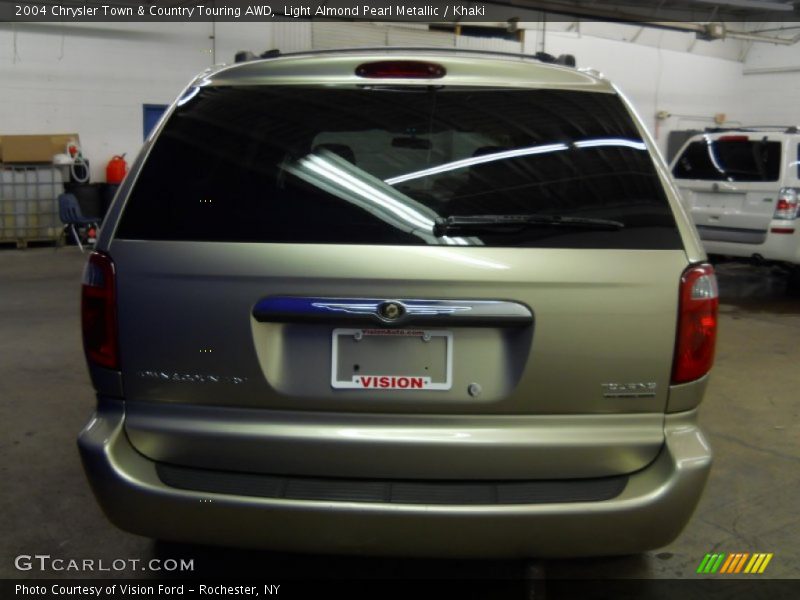 Light Almond Pearl Metallic / Khaki 2004 Chrysler Town & Country Touring AWD