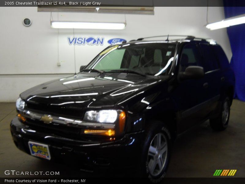 Black / Light Gray 2005 Chevrolet TrailBlazer LS 4x4