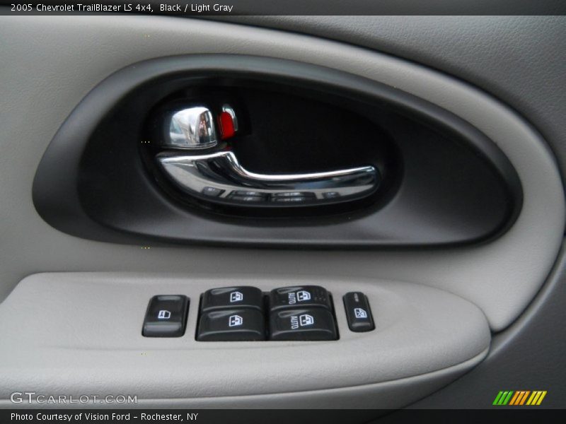 Black / Light Gray 2005 Chevrolet TrailBlazer LS 4x4