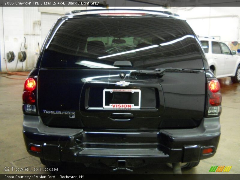Black / Light Gray 2005 Chevrolet TrailBlazer LS 4x4