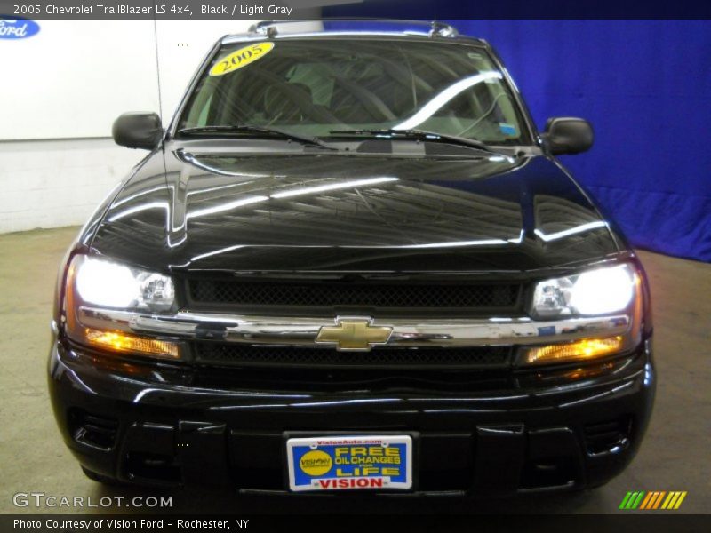 Black / Light Gray 2005 Chevrolet TrailBlazer LS 4x4