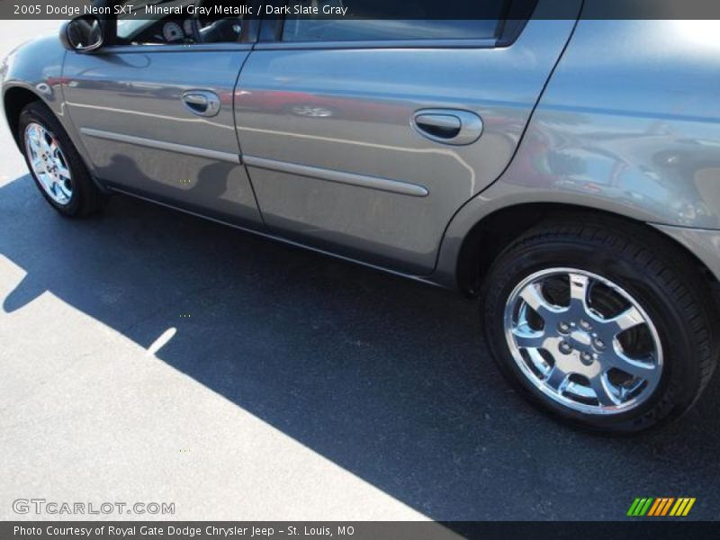 Mineral Gray Metallic / Dark Slate Gray 2005 Dodge Neon SXT