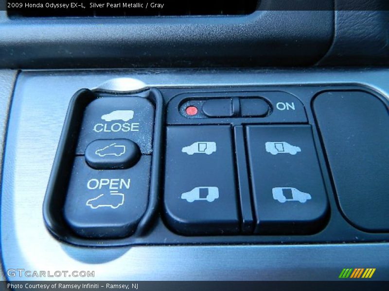 Silver Pearl Metallic / Gray 2009 Honda Odyssey EX-L