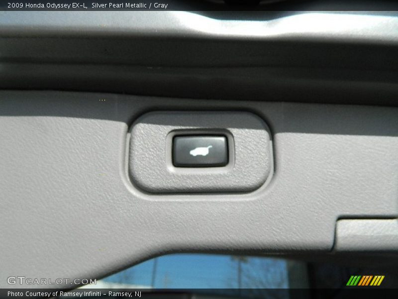 Silver Pearl Metallic / Gray 2009 Honda Odyssey EX-L