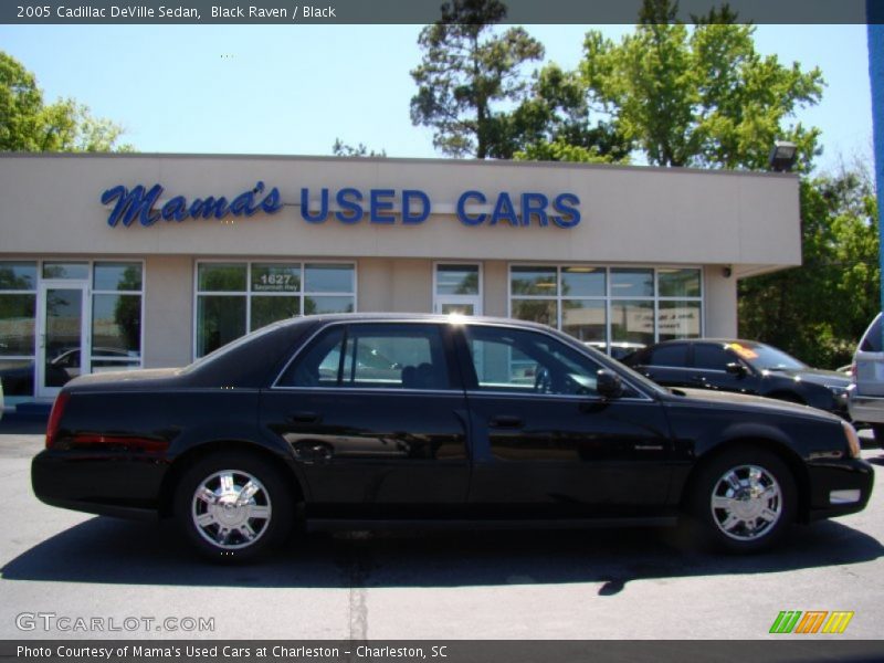 Black Raven / Black 2005 Cadillac DeVille Sedan