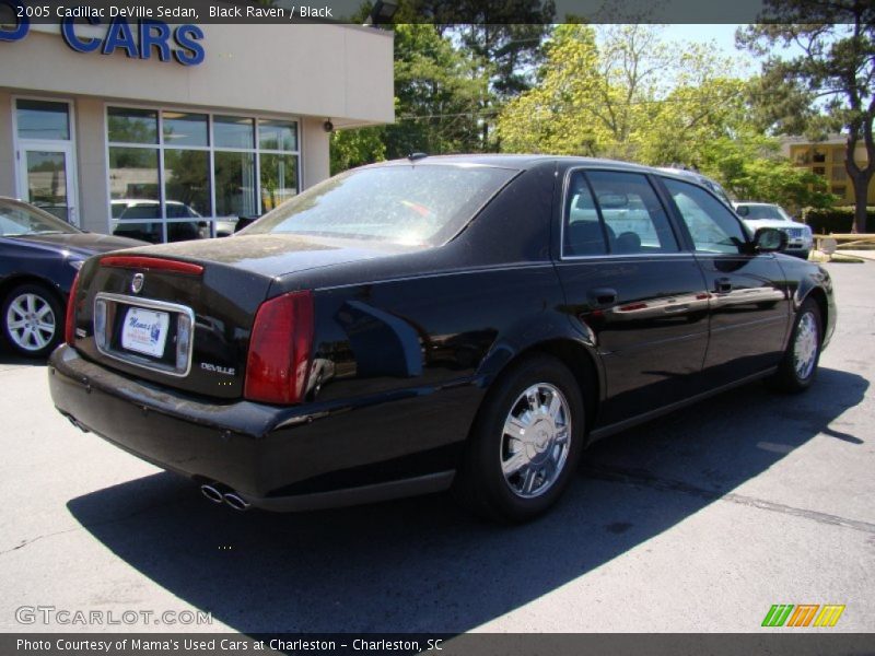 Black Raven / Black 2005 Cadillac DeVille Sedan