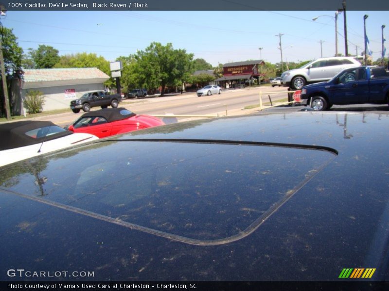 Black Raven / Black 2005 Cadillac DeVille Sedan