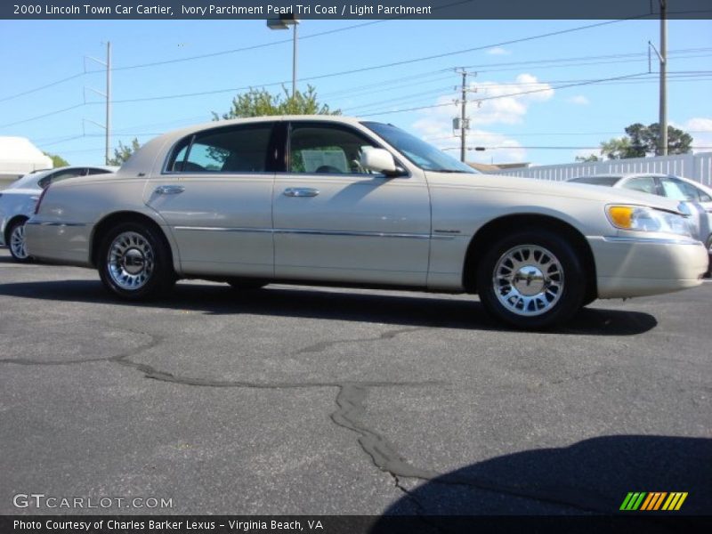 Ivory Parchment Pearl Tri Coat / Light Parchment 2000 Lincoln Town Car Cartier