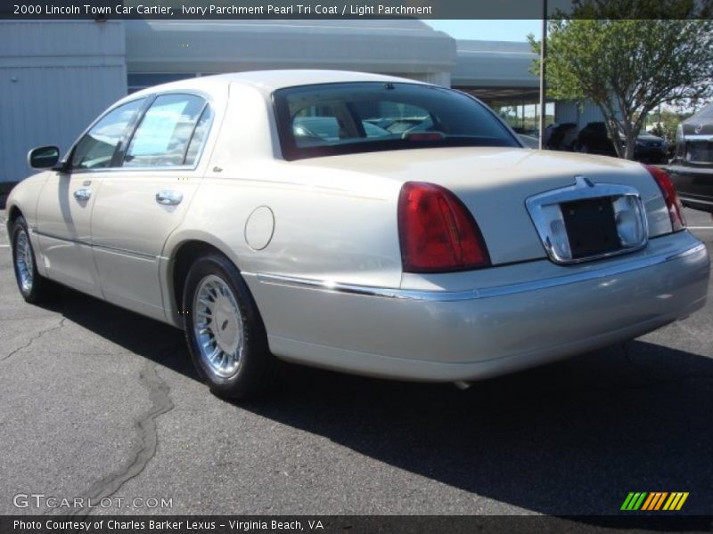 Ivory Parchment Pearl Tri Coat / Light Parchment 2000 Lincoln Town Car Cartier