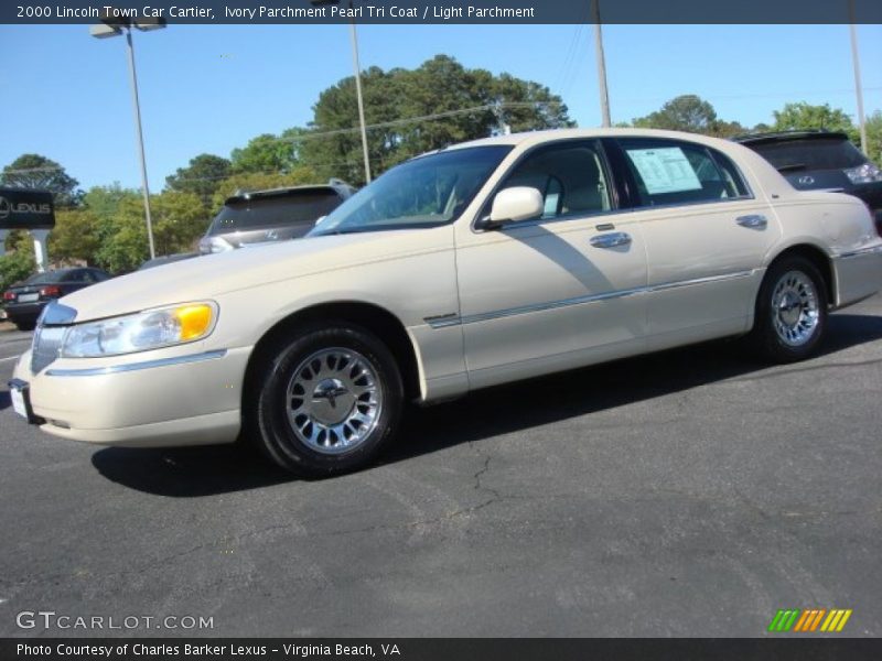 Ivory Parchment Pearl Tri Coat / Light Parchment 2000 Lincoln Town Car Cartier