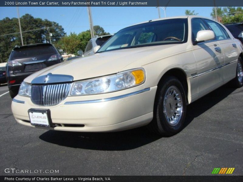 Ivory Parchment Pearl Tri Coat / Light Parchment 2000 Lincoln Town Car Cartier