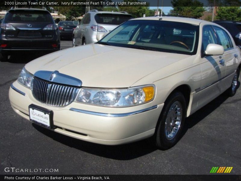 Ivory Parchment Pearl Tri Coat / Light Parchment 2000 Lincoln Town Car Cartier