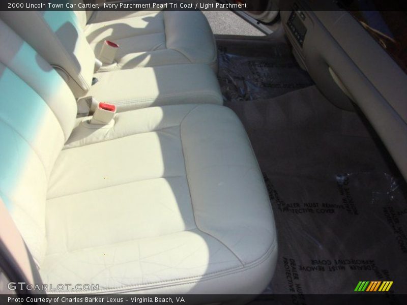 Ivory Parchment Pearl Tri Coat / Light Parchment 2000 Lincoln Town Car Cartier