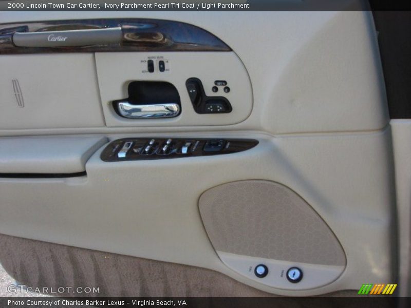 Ivory Parchment Pearl Tri Coat / Light Parchment 2000 Lincoln Town Car Cartier