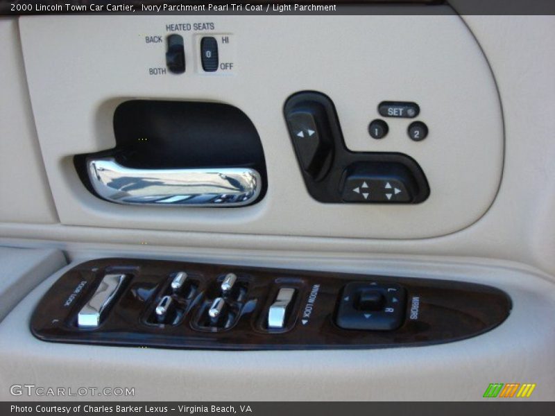 Ivory Parchment Pearl Tri Coat / Light Parchment 2000 Lincoln Town Car Cartier