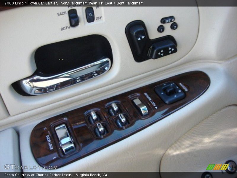Ivory Parchment Pearl Tri Coat / Light Parchment 2000 Lincoln Town Car Cartier