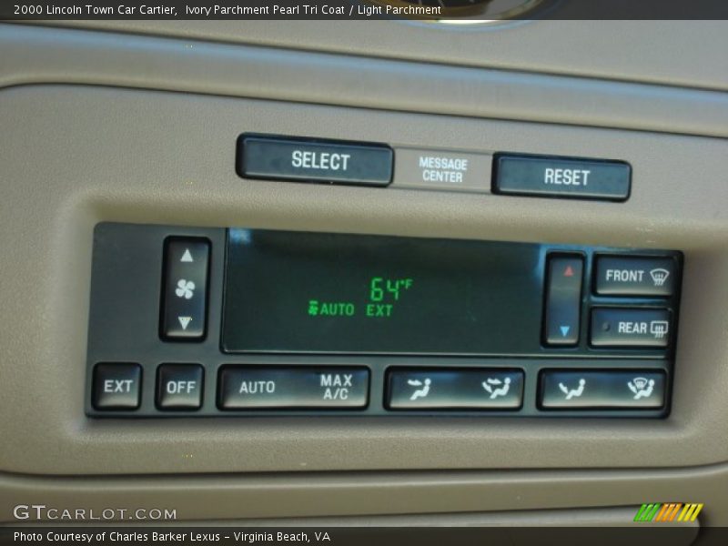 Ivory Parchment Pearl Tri Coat / Light Parchment 2000 Lincoln Town Car Cartier