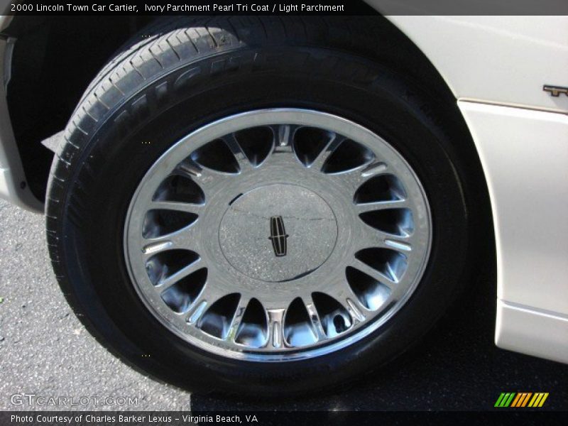Ivory Parchment Pearl Tri Coat / Light Parchment 2000 Lincoln Town Car Cartier
