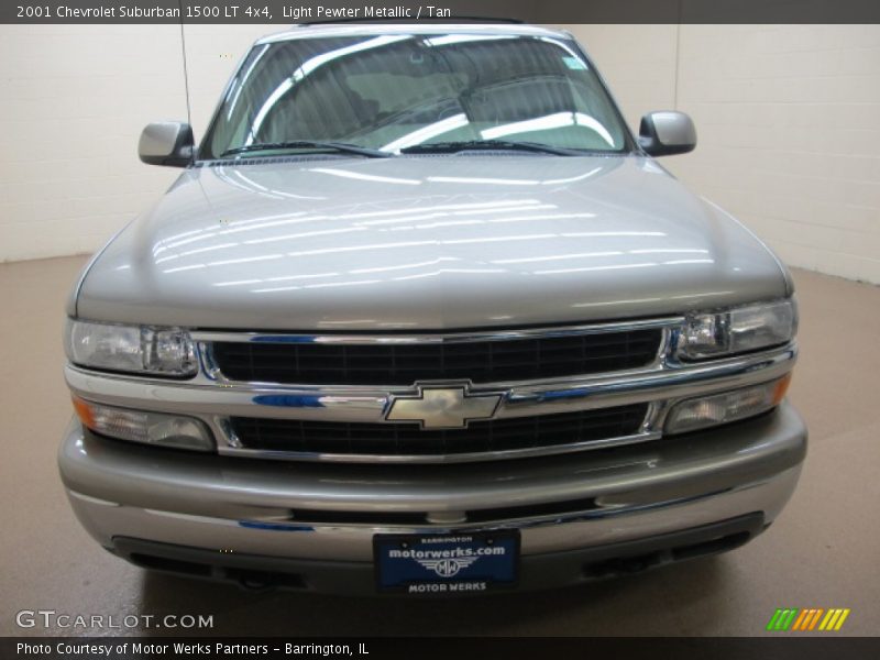 Light Pewter Metallic / Tan 2001 Chevrolet Suburban 1500 LT 4x4