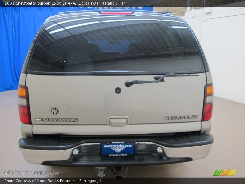 Light Pewter Metallic / Tan 2001 Chevrolet Suburban 1500 LT 4x4