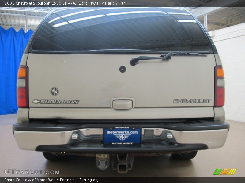 Light Pewter Metallic / Tan 2001 Chevrolet Suburban 1500 LT 4x4