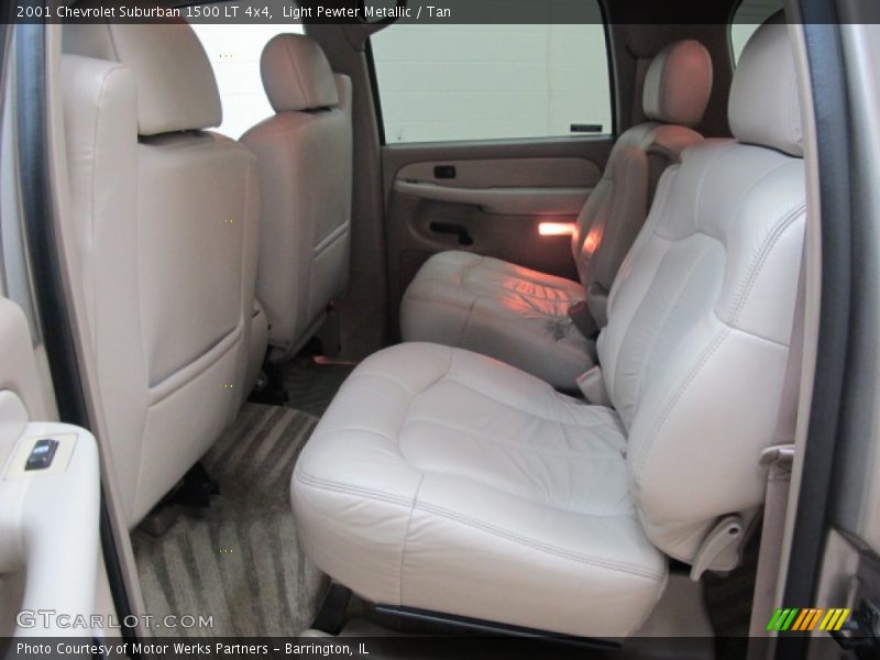 Light Pewter Metallic / Tan 2001 Chevrolet Suburban 1500 LT 4x4