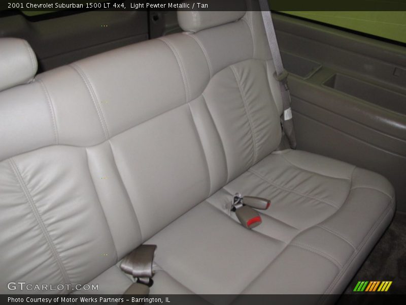 Light Pewter Metallic / Tan 2001 Chevrolet Suburban 1500 LT 4x4