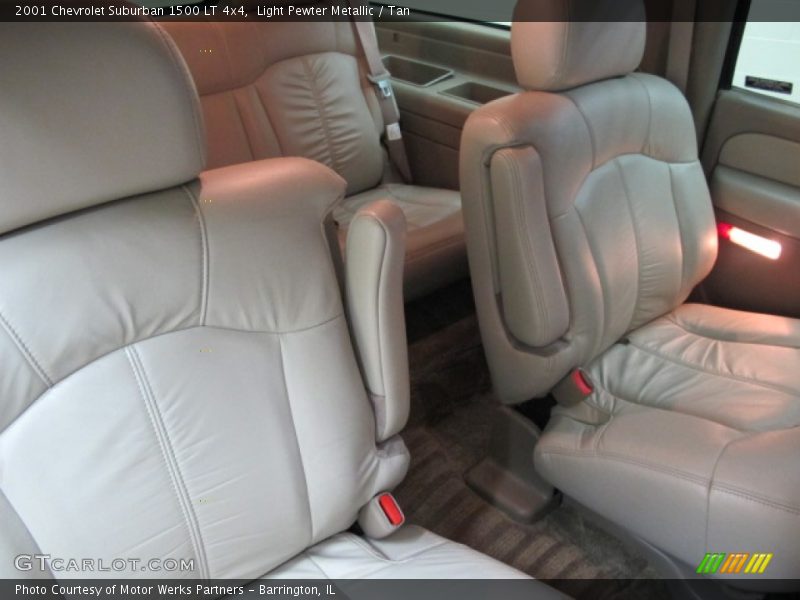 Light Pewter Metallic / Tan 2001 Chevrolet Suburban 1500 LT 4x4