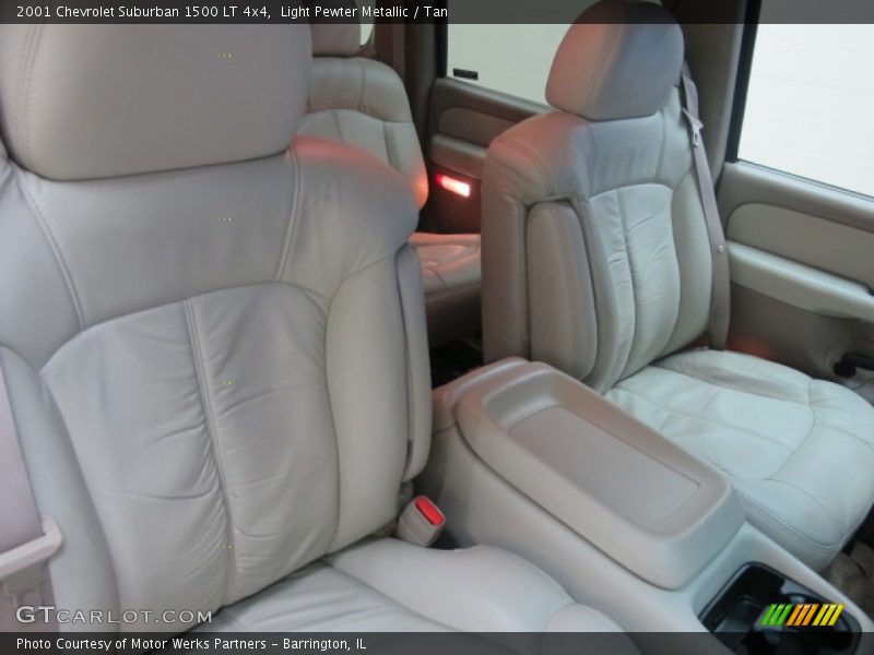Light Pewter Metallic / Tan 2001 Chevrolet Suburban 1500 LT 4x4