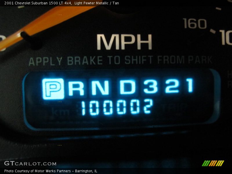 Light Pewter Metallic / Tan 2001 Chevrolet Suburban 1500 LT 4x4