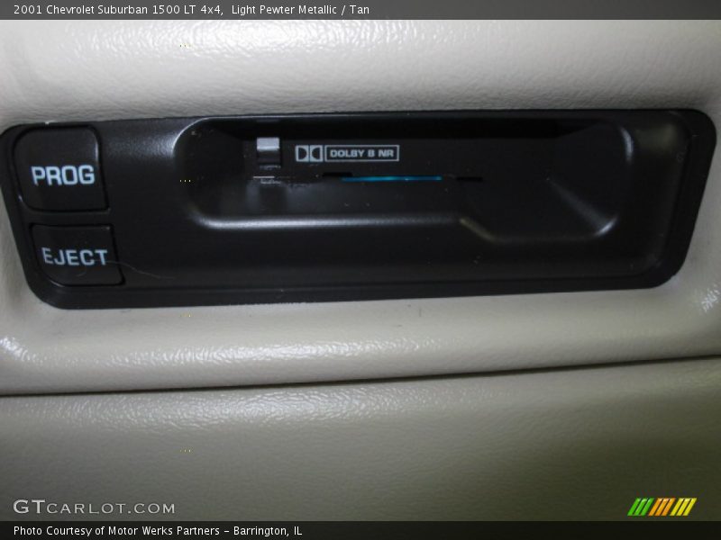 Light Pewter Metallic / Tan 2001 Chevrolet Suburban 1500 LT 4x4