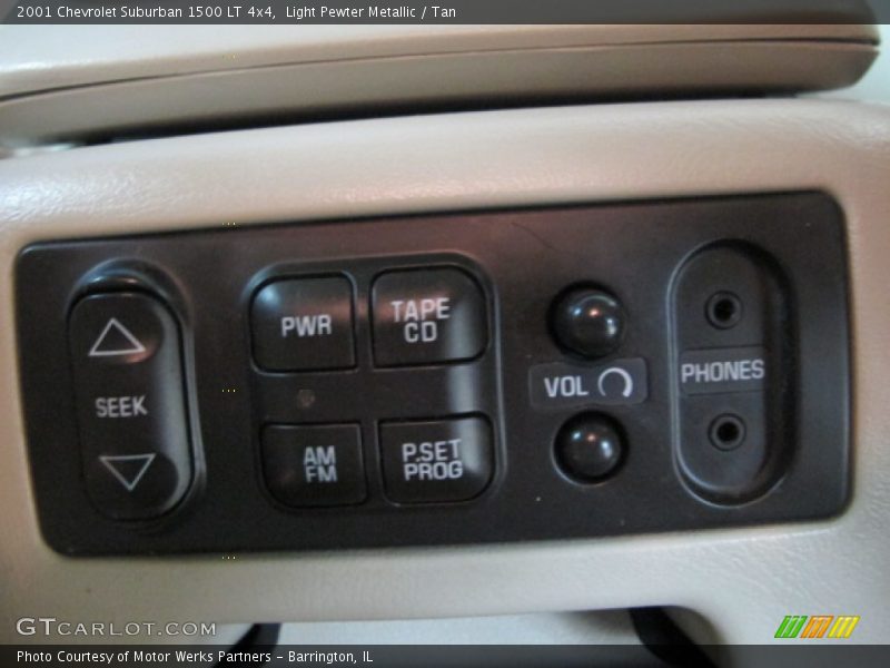 Light Pewter Metallic / Tan 2001 Chevrolet Suburban 1500 LT 4x4