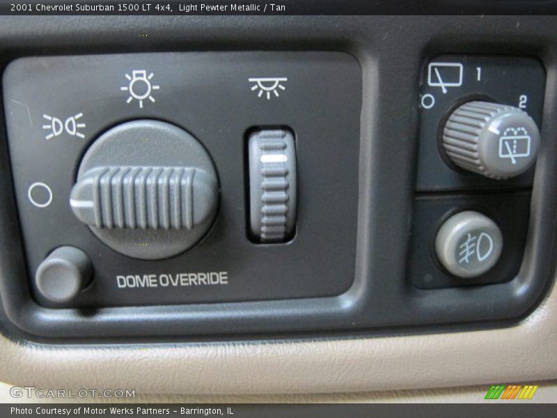 Light Pewter Metallic / Tan 2001 Chevrolet Suburban 1500 LT 4x4