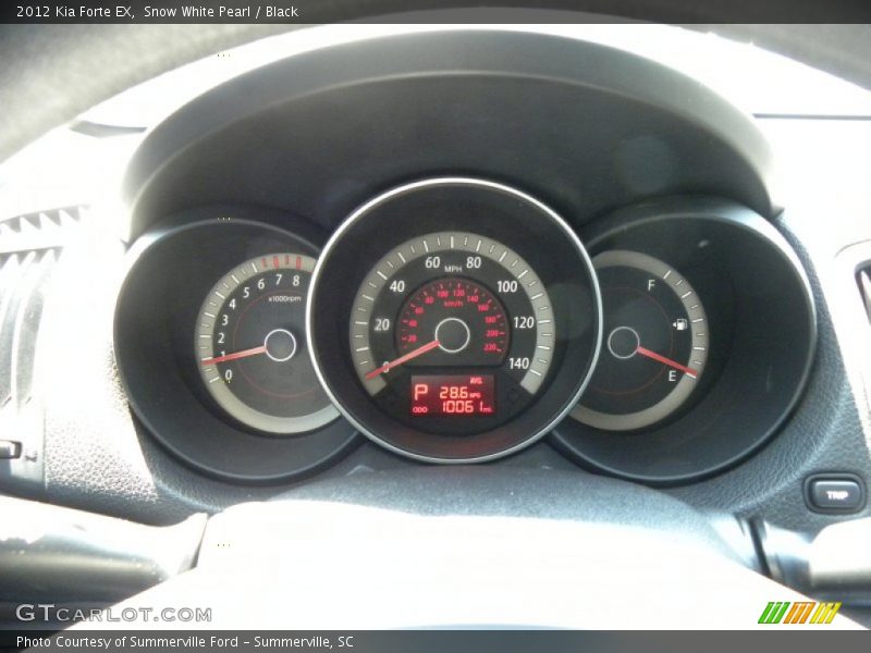 Snow White Pearl / Black 2012 Kia Forte EX