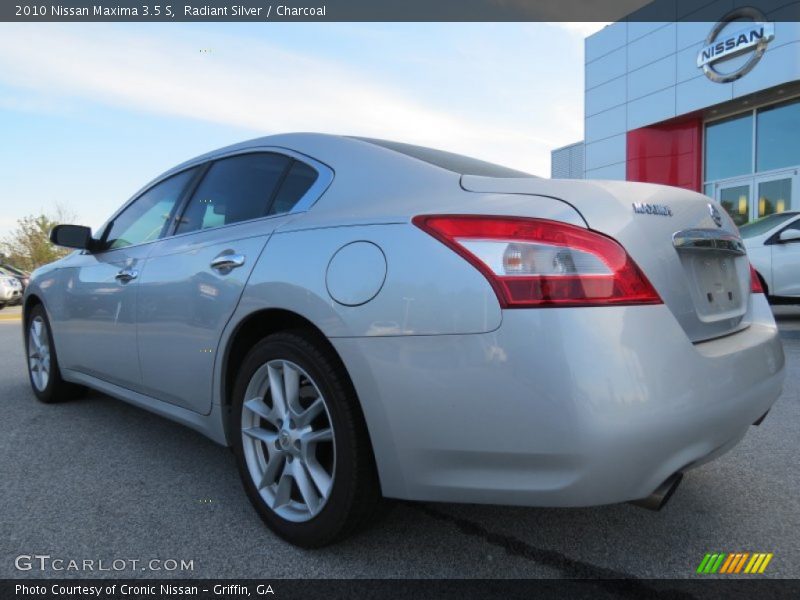 Radiant Silver / Charcoal 2010 Nissan Maxima 3.5 S
