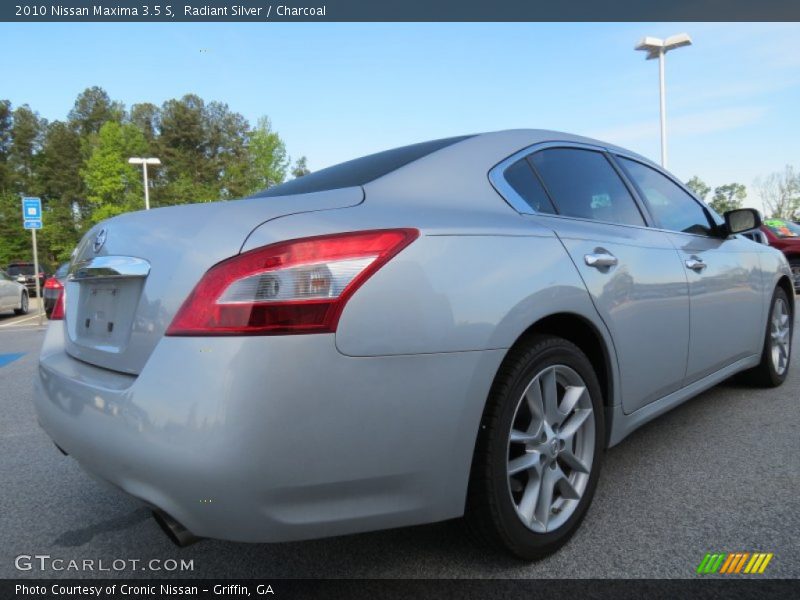 Radiant Silver / Charcoal 2010 Nissan Maxima 3.5 S