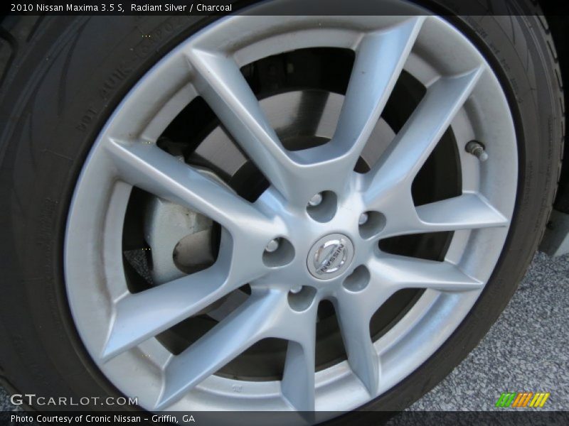 Radiant Silver / Charcoal 2010 Nissan Maxima 3.5 S