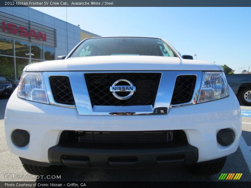 Avalanche White / Steel 2012 Nissan Frontier SV Crew Cab