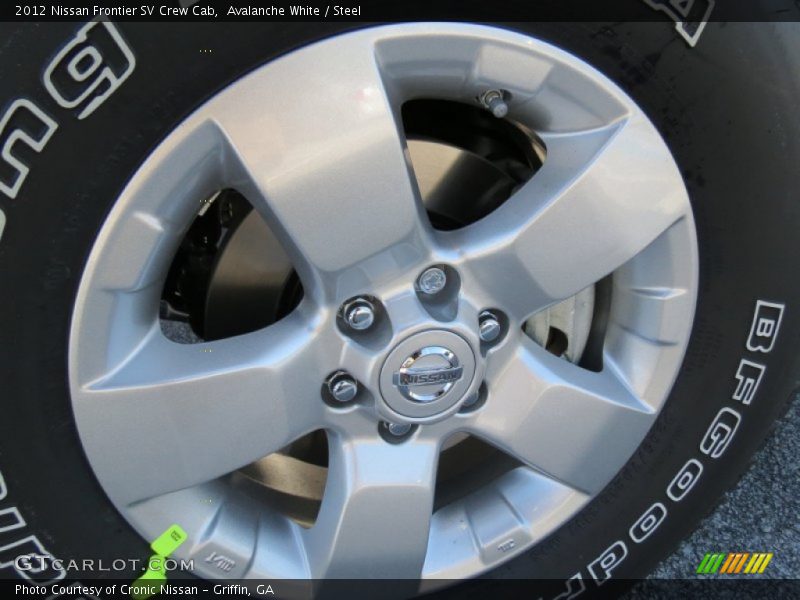Avalanche White / Steel 2012 Nissan Frontier SV Crew Cab