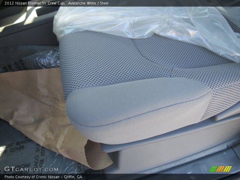 Avalanche White / Steel 2012 Nissan Frontier SV Crew Cab